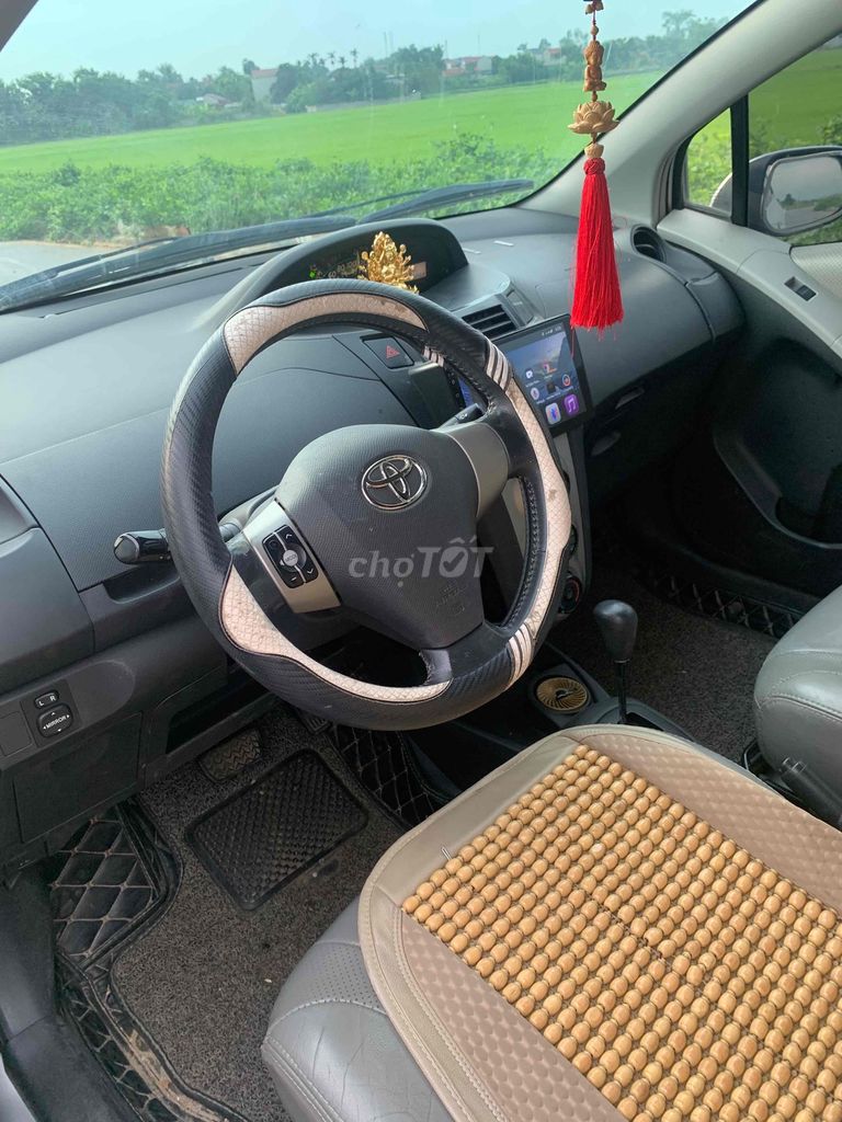 Toyota Yaris - ảnh 3
