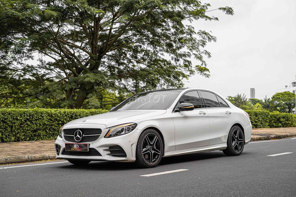 Mercedes-Benz 2021 - ảnh 1