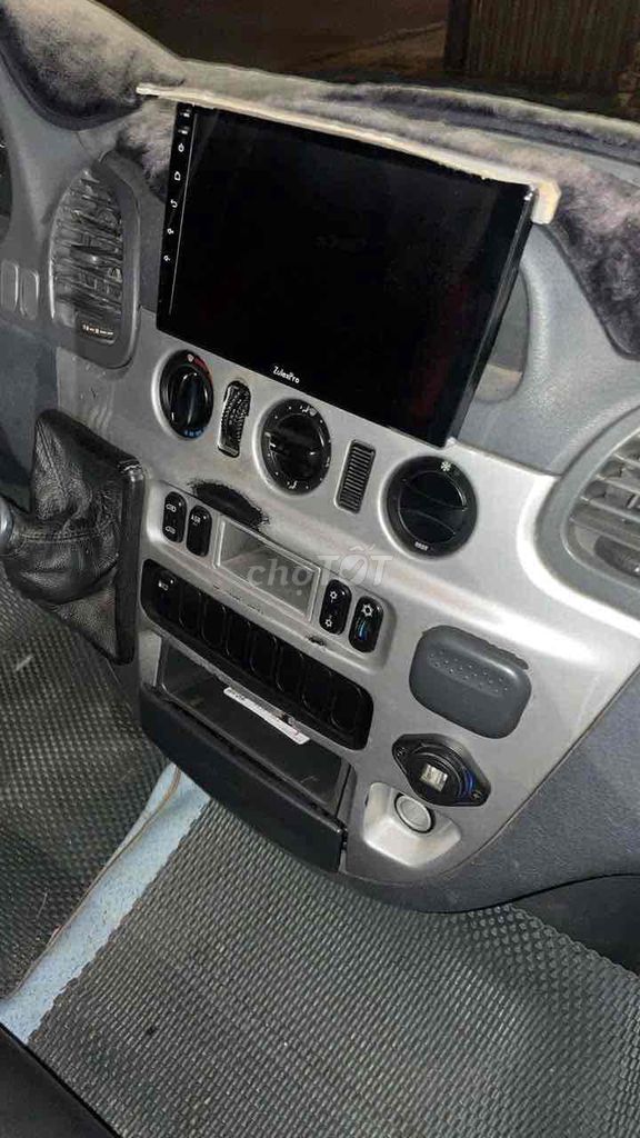 Toyota Hiace - ảnh 3