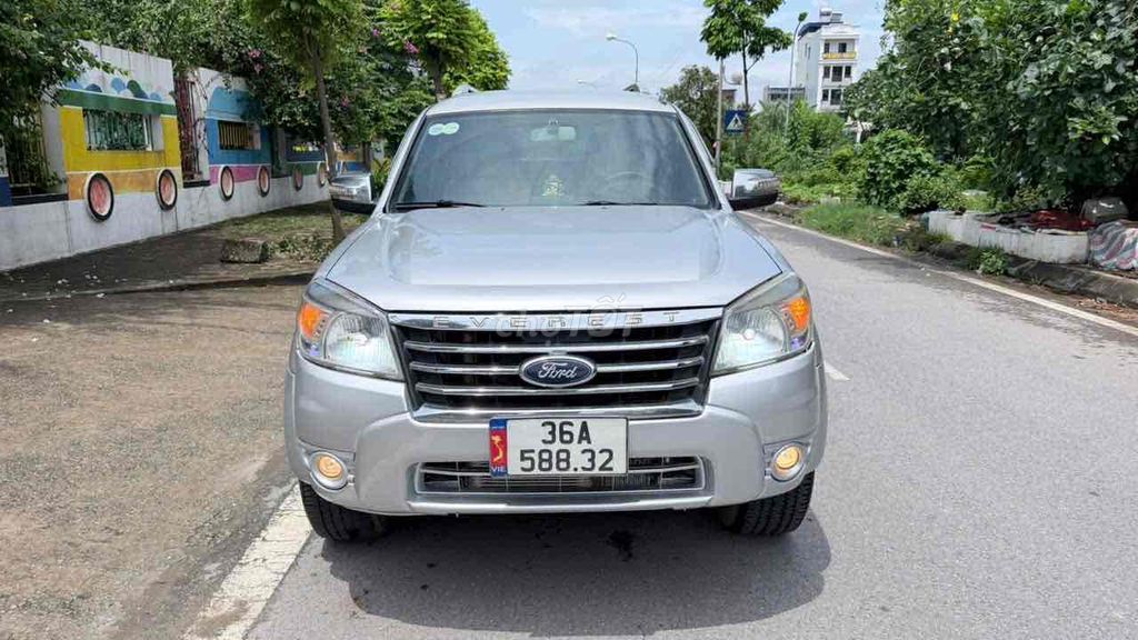 Ford Everest 2010 - ảnh 1