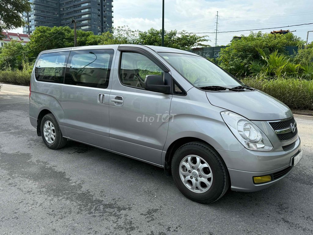 Hyundai Starex 2015 - ảnh 1
