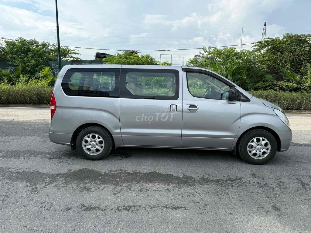 Hyundai Starex 2015 - ảnh 3
