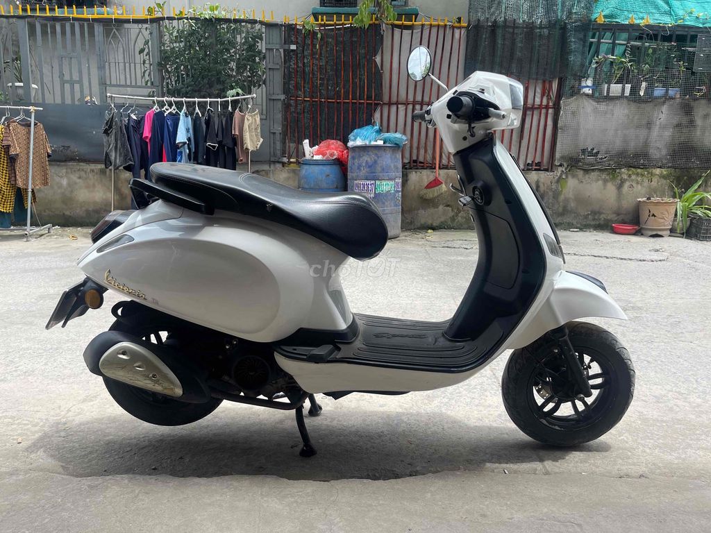 Vespa 2023 - ảnh 1
