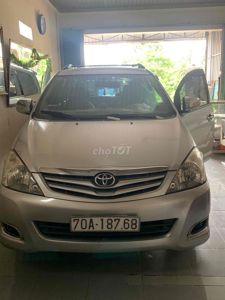 Toyota Innova 2009 - ảnh 4