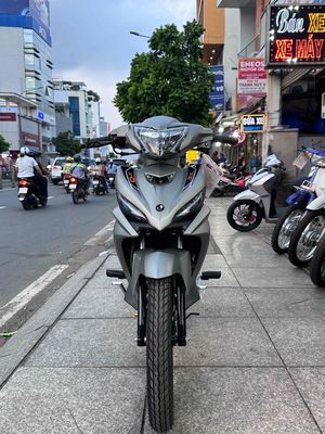 Xe EX 2026 - ảnh 1