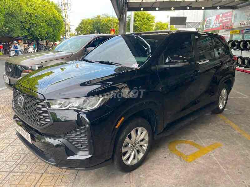 Toyota Innova Cross 2025 - ảnh 1