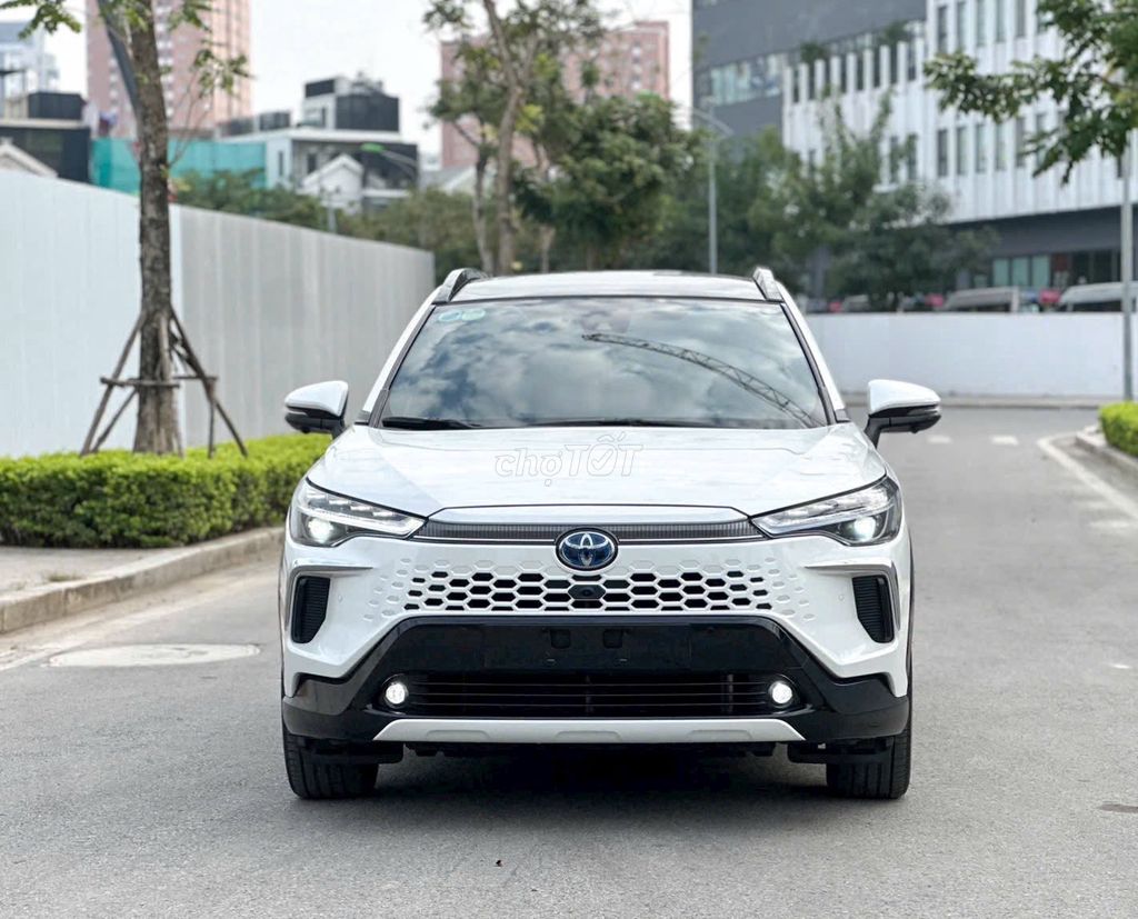 Toyota Fortuner 2010 - ảnh 2