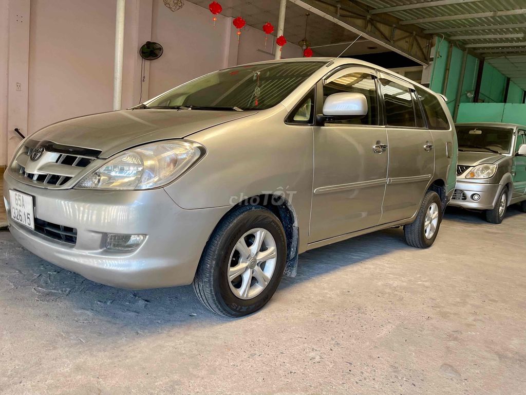 Toyota Innova 2006 - ảnh 2
