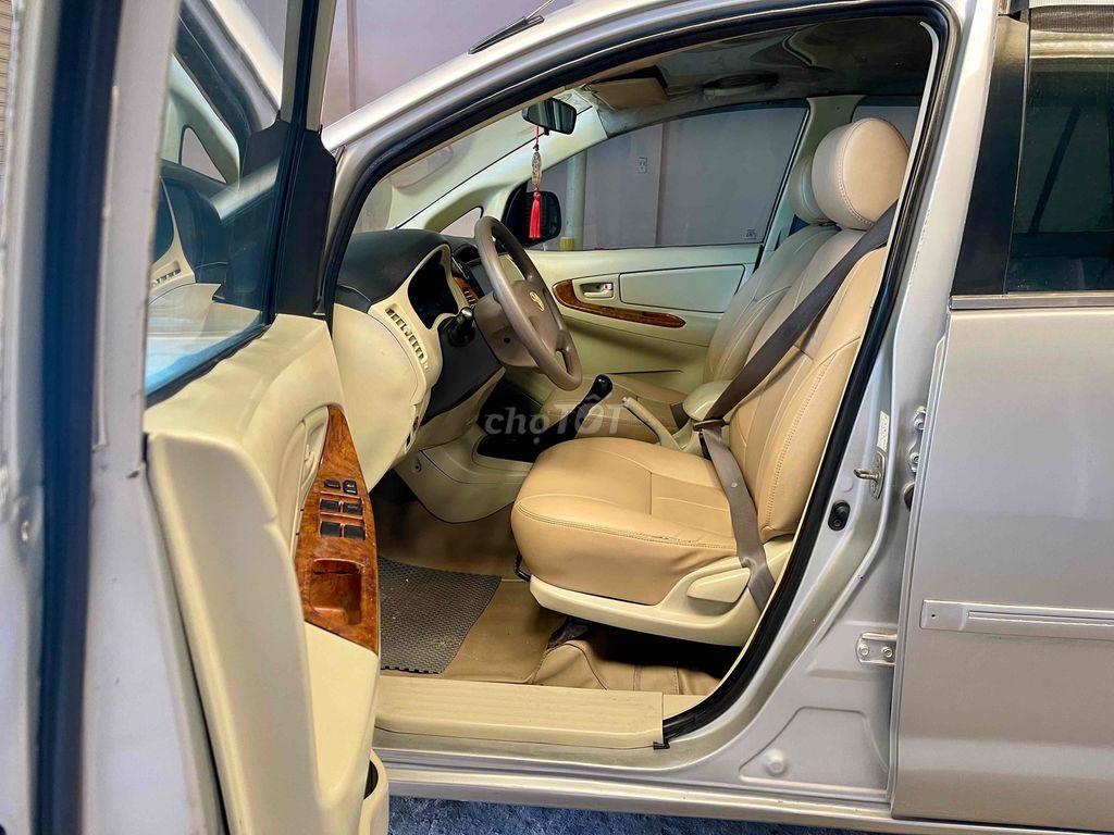 Toyota Innova 2006 - ảnh 4