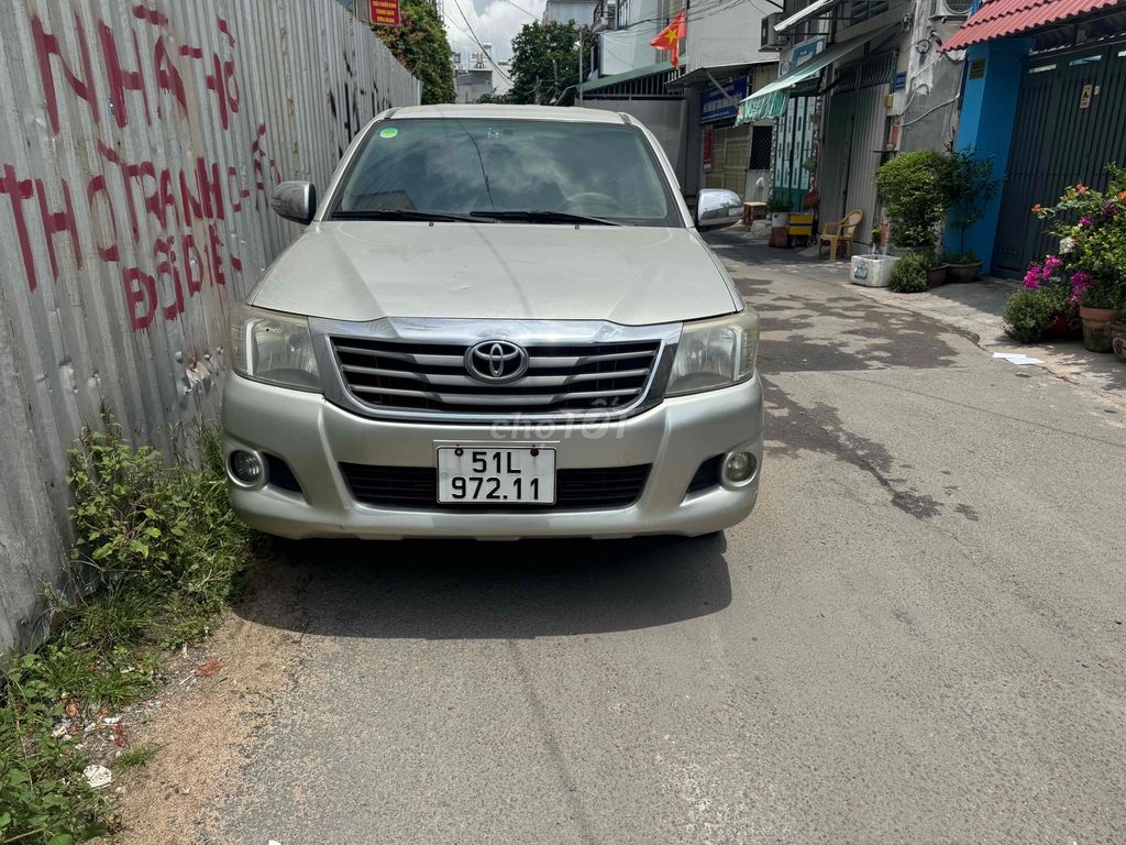 Toyota Hilux 2012 - ảnh 1