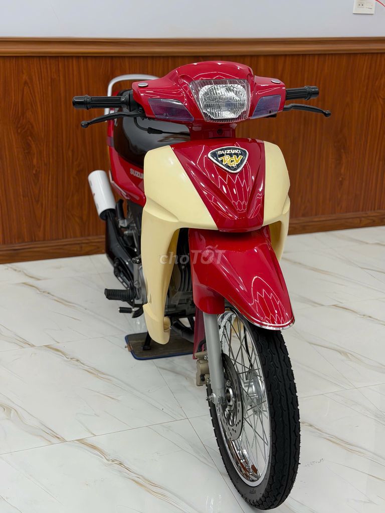 Suzuki RCV 2000 - ảnh 1