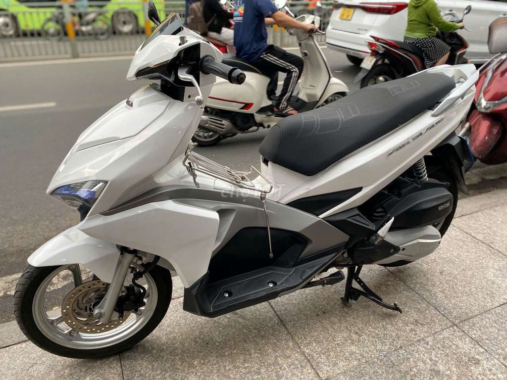 Honda Air Blade 2017 - ảnh 4
