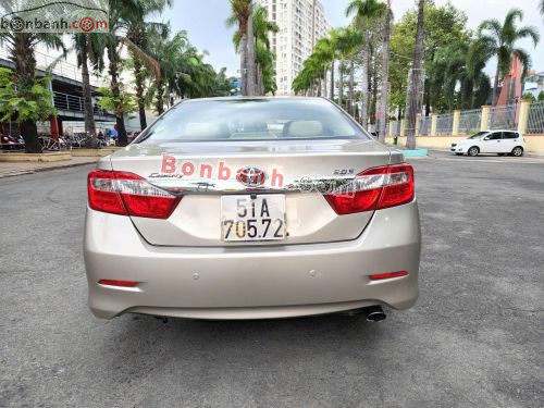 Toyota Camry 2.0E 2014 - ảnh 5