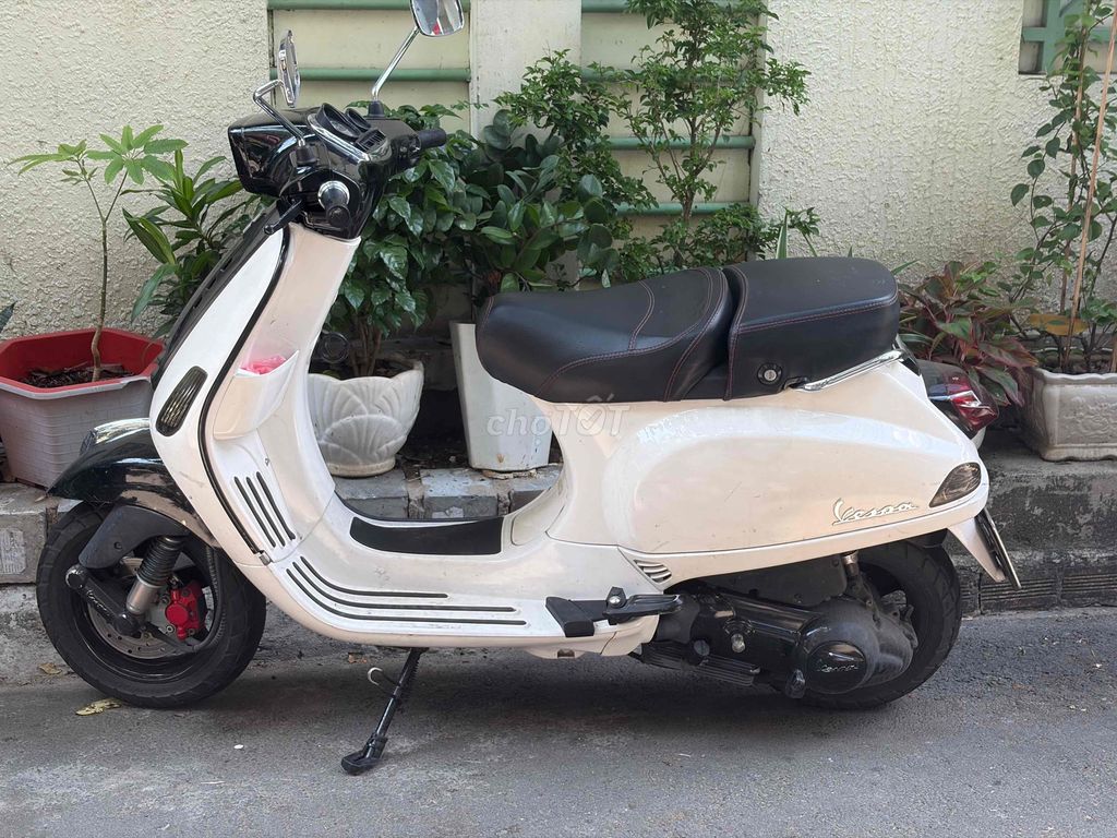 Piaggio Vespa 2010 - ảnh 2