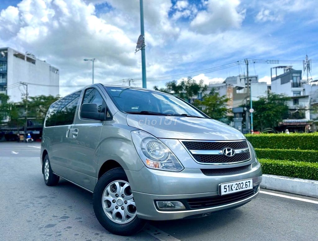 Hyundai Starex 2011 - ảnh 1