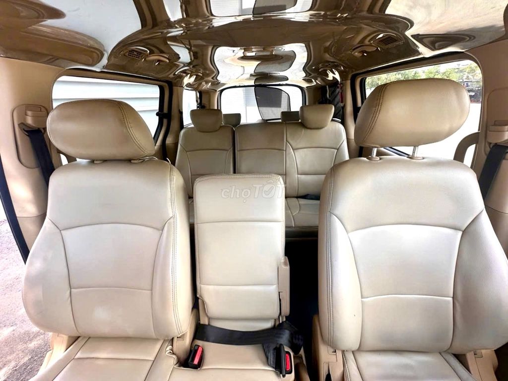 Hyundai Starex 2011 - ảnh 5
