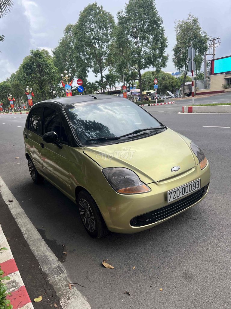 Chevrolet Spark 2011 - ảnh 2