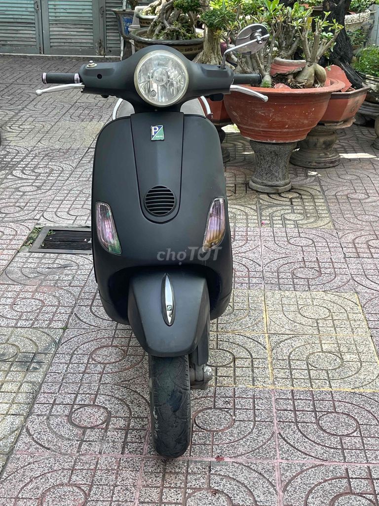 Vespa 2010 - ảnh 1