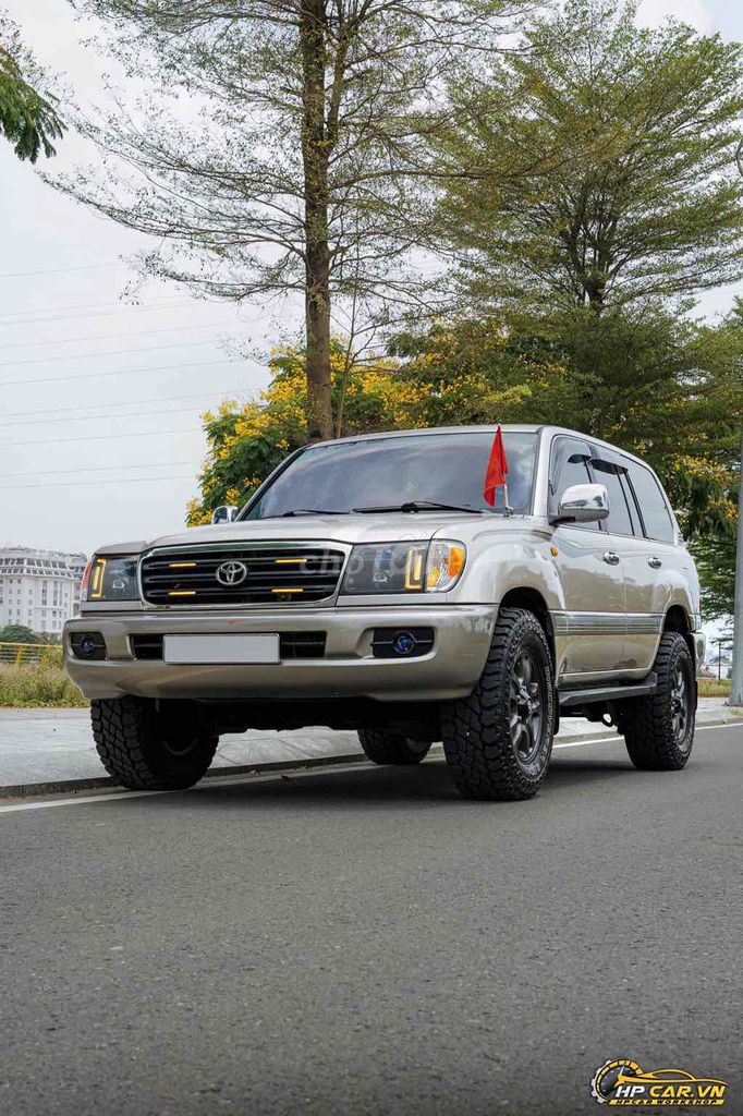 Toyota Land Cruiser 2002 - ảnh 2