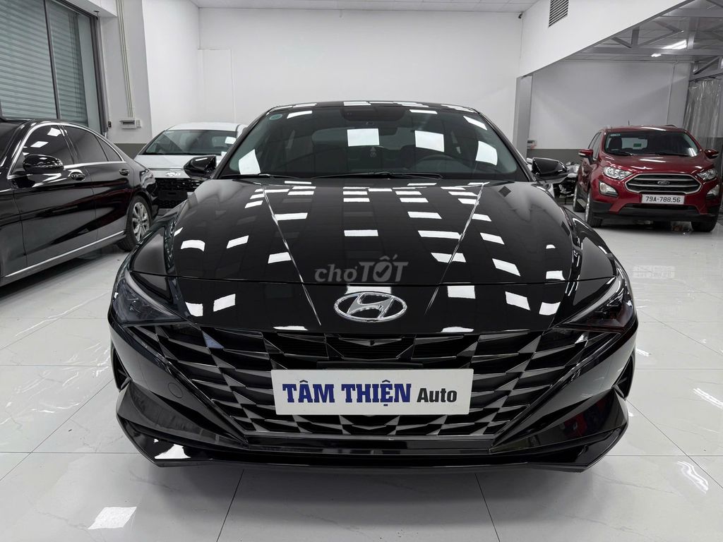 Hyundai Elantra 2025 - ảnh 1