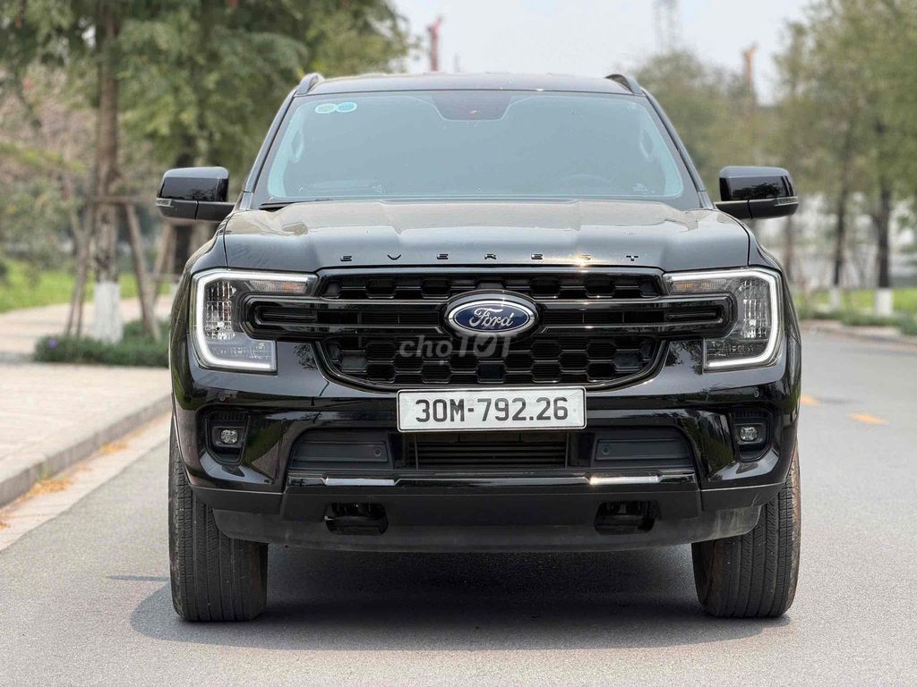 Ford Everest 2024 - ảnh 1