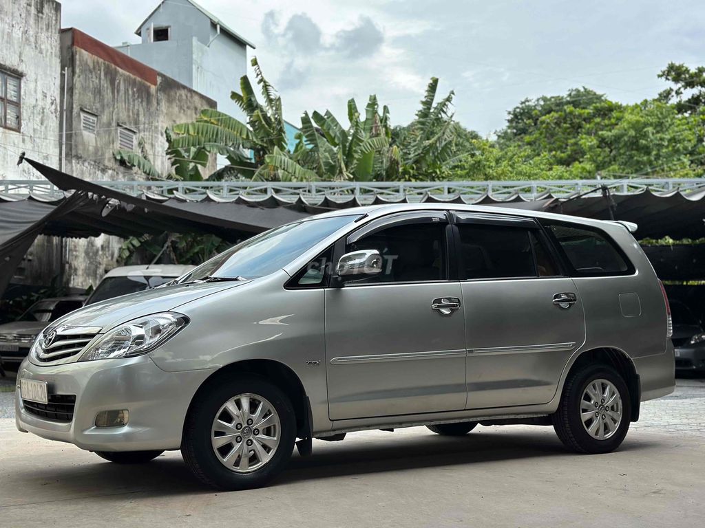 Toyota Innova 2.0G 2009 - ảnh 2