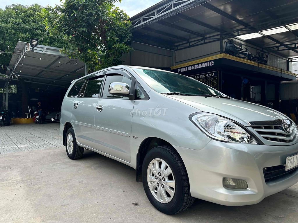 Toyota Innova 2.0G 2009 - ảnh 3