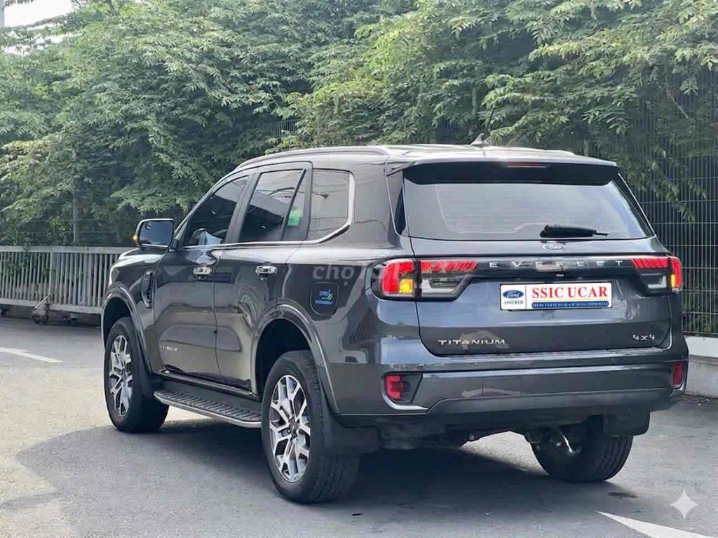 Ford Everest - ảnh 3