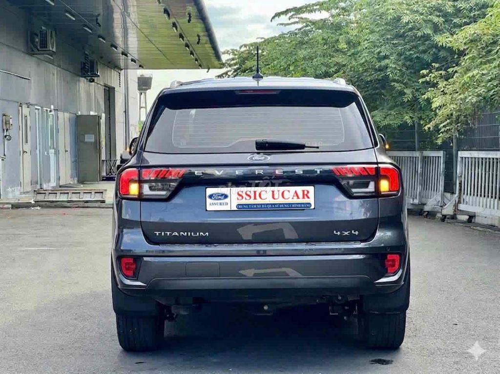 Ford Everest - ảnh 4