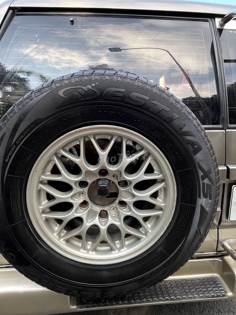 Isuzu Trooper - ảnh 2
