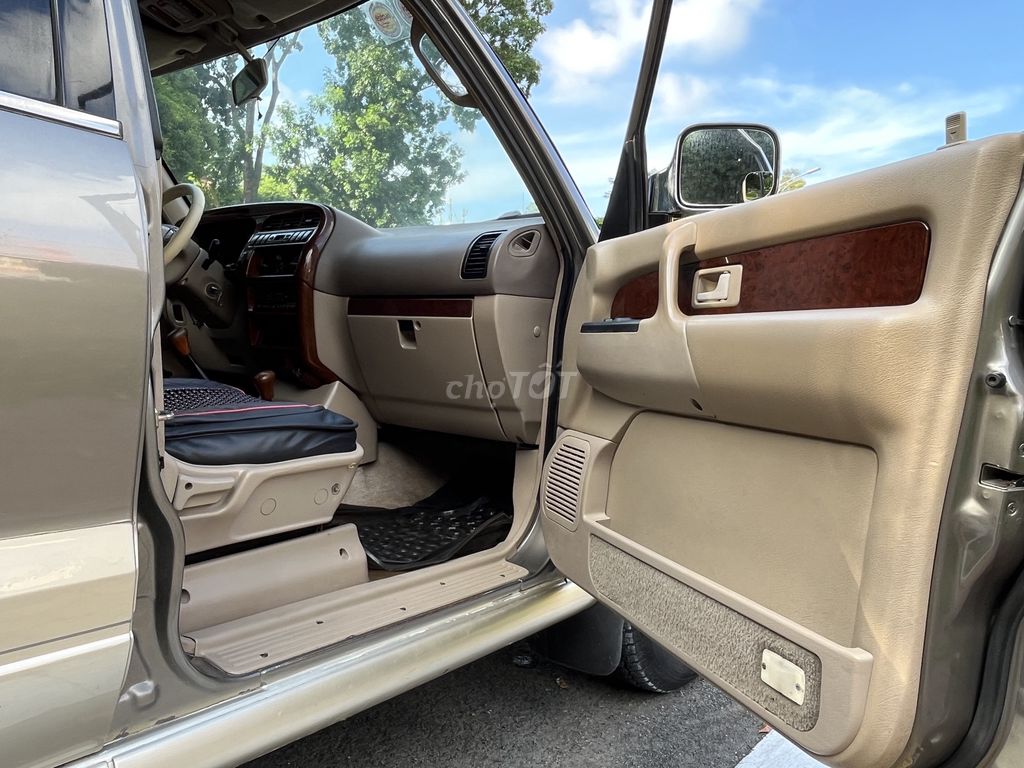 Isuzu Trooper - ảnh 4