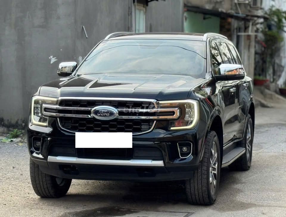 Ford Everest 2023 - ảnh 1
