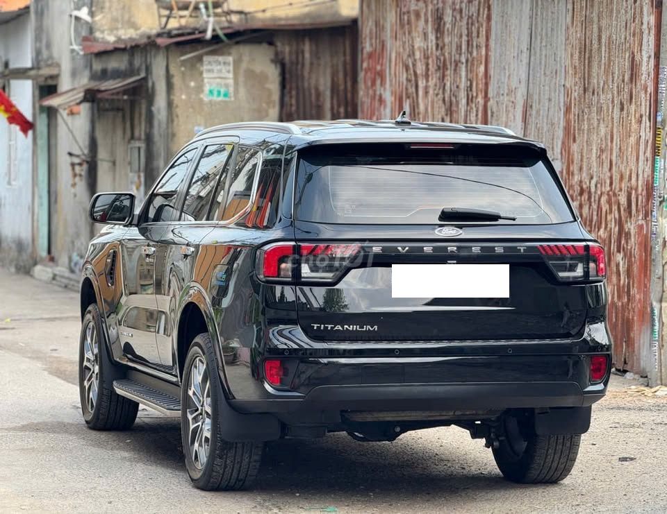 Ford Everest 2023 - ảnh 2