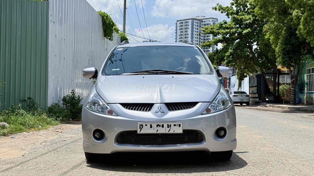 Mitsubishi Grandis 2005 - ảnh 1