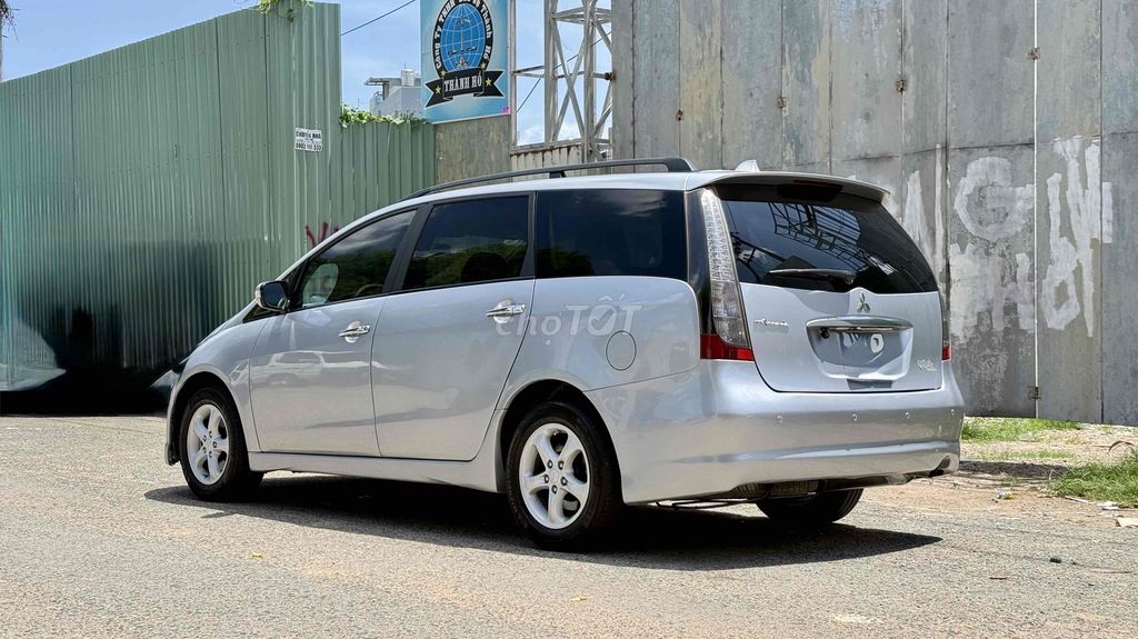 Mitsubishi Grandis 2005 - ảnh 4