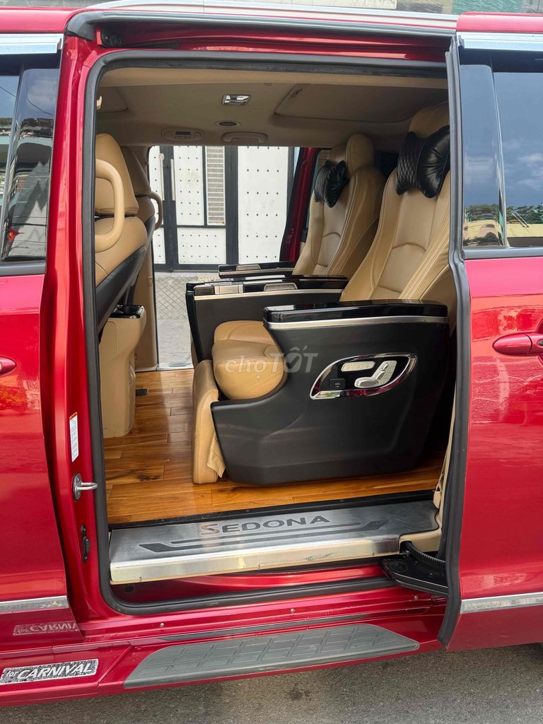 Kia Sedona - ảnh 3