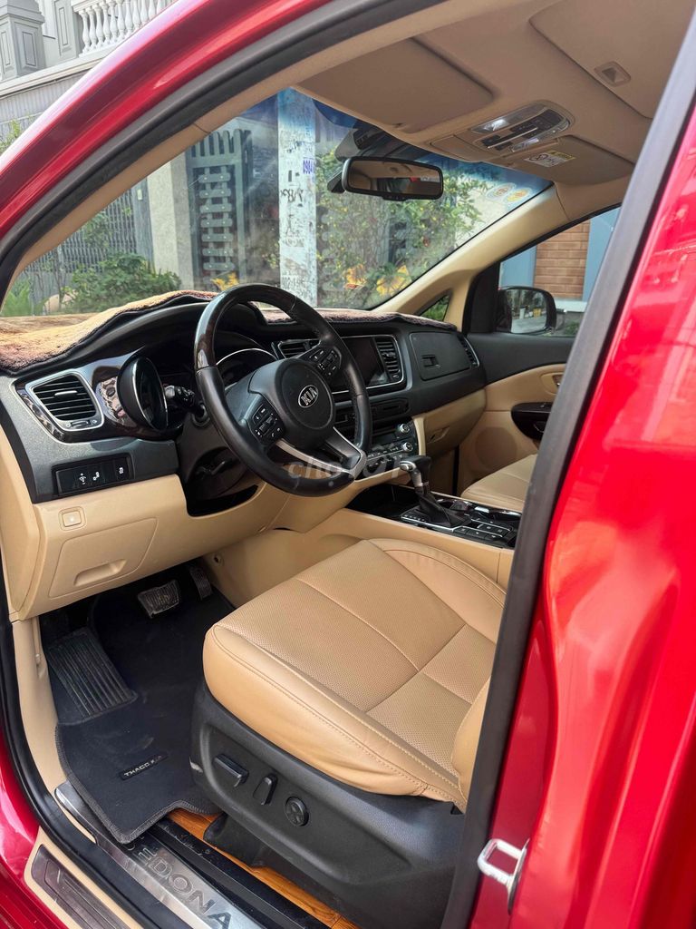 Kia Sedona - ảnh 4