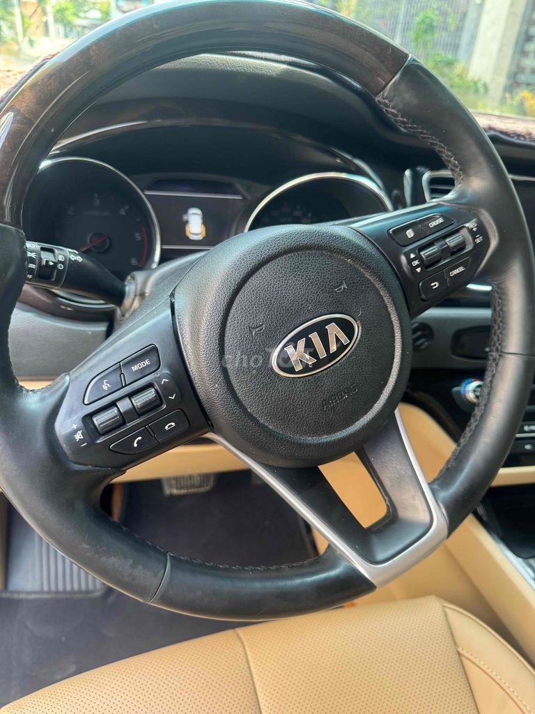 Kia Sedona - ảnh 5