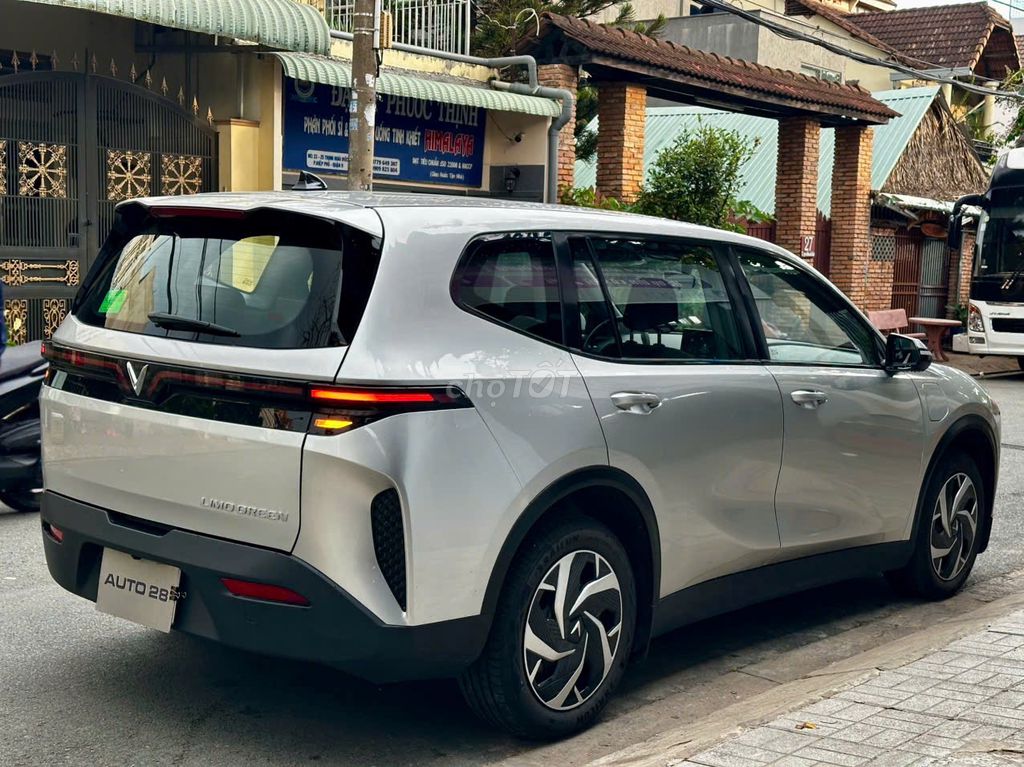 VinFast Limo Green 2025 - ảnh 2