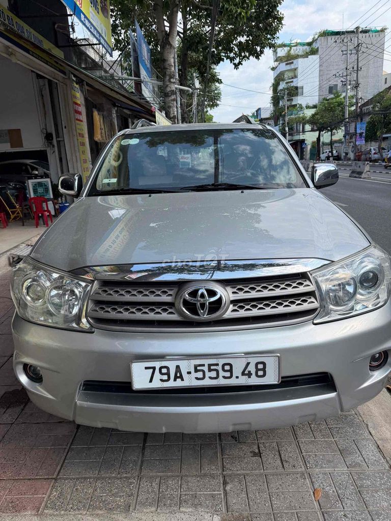 Toyota Fortuner - ảnh 1