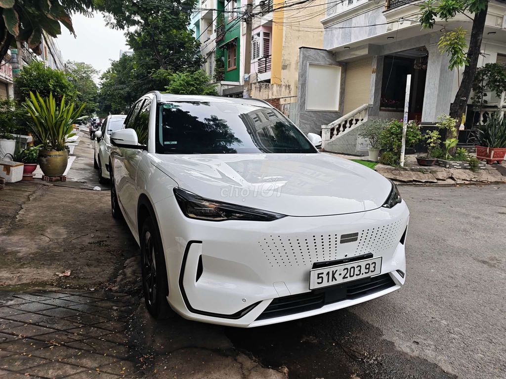 Geely 2025 - ảnh 1