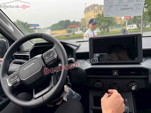 Toyota Hilux Pro 2.8L 4x2 AT 2026 - ảnh 4