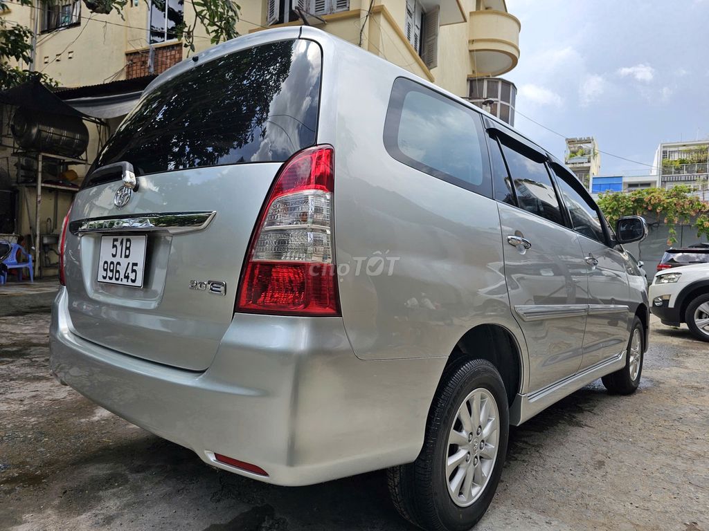 Toyota Innova 2012 - ảnh 4