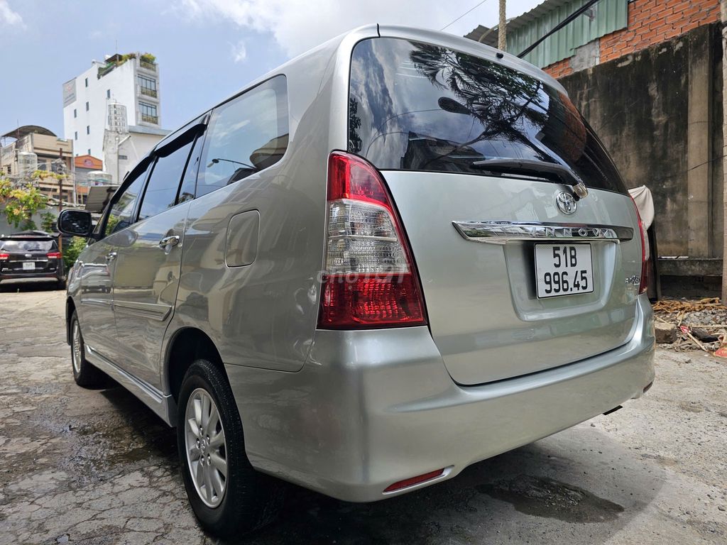 Toyota Innova 2012 - ảnh 5