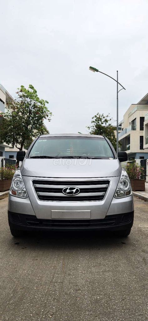 Hyundai Starex 2016 - ảnh 1