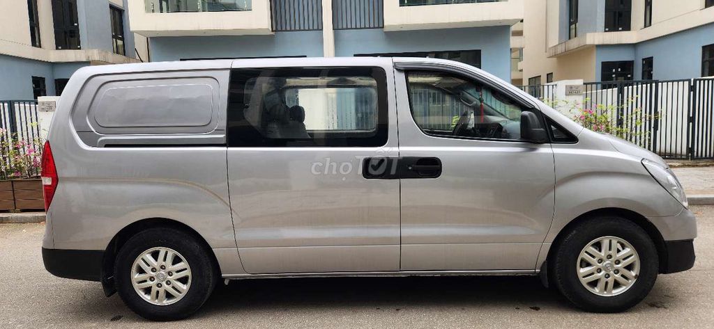 Hyundai Starex 2016 - ảnh 3