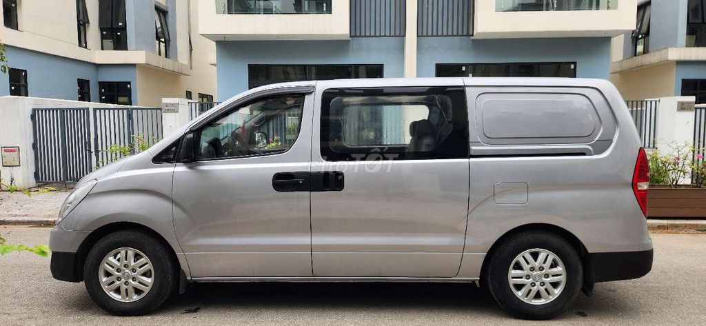 Hyundai Starex 2016 - ảnh 4