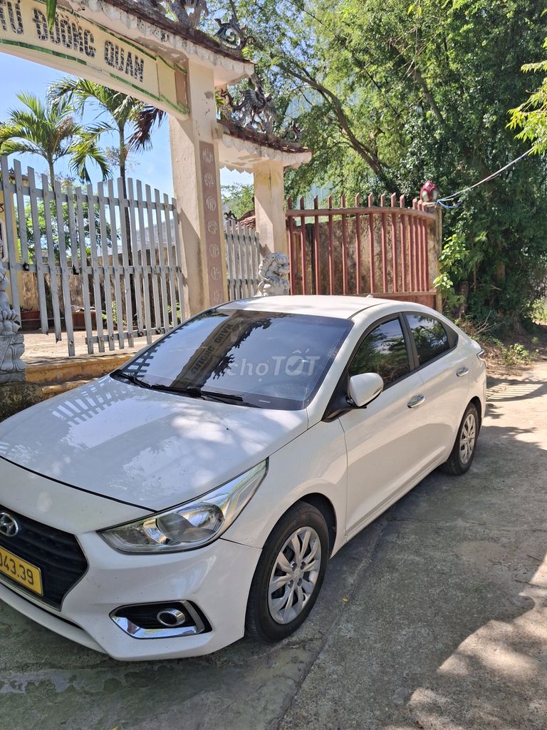 Hyundai Accent - ảnh 4