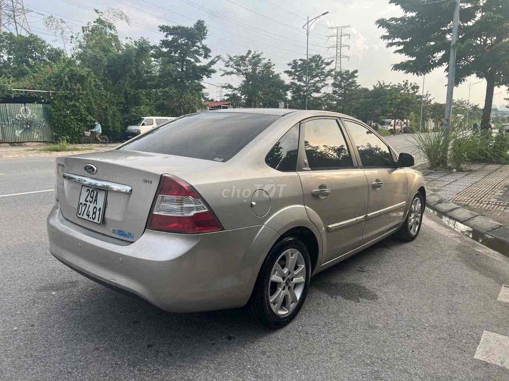 Ford Focus 2010 - ảnh 3