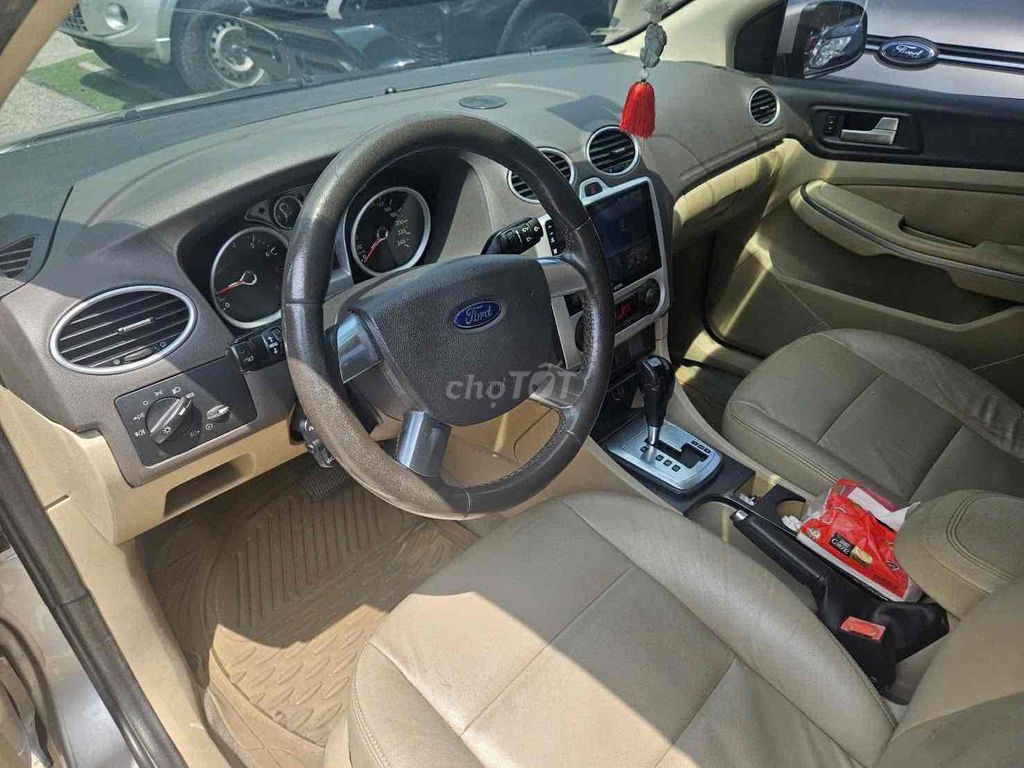 Ford Focus 2010 - ảnh 4
